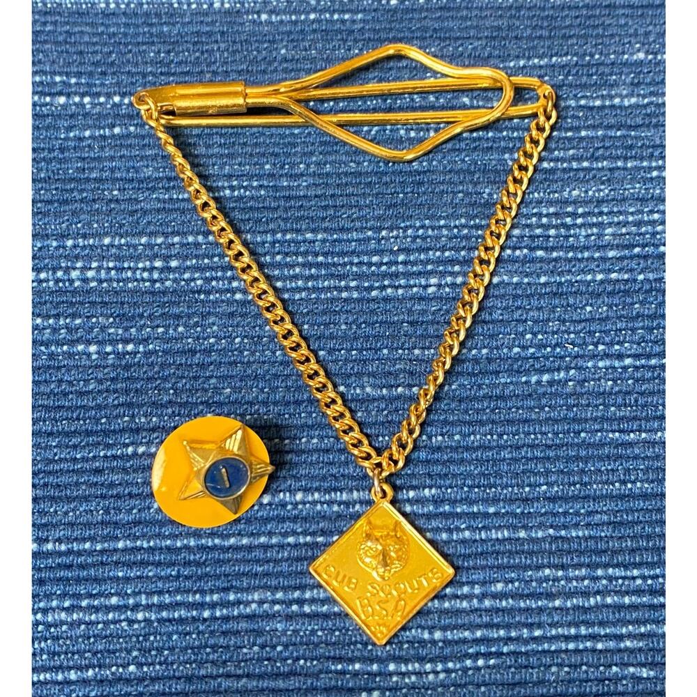 BSA Cub Scouts Boy Scouts of America Vintage Pendant Chain Tie Bar Clip 49B